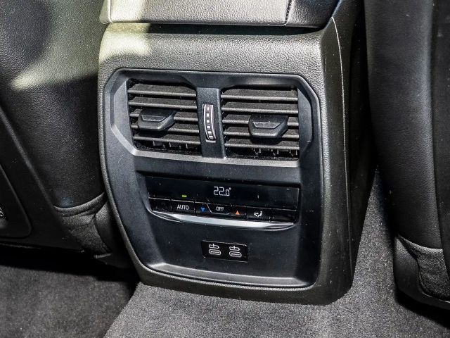 BMW 320 320i M-Sport Sedan xDrive