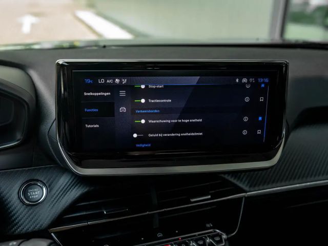 Peugeot 2008 136 PK | Navi | Keyless | Apple Carplay | Parke...