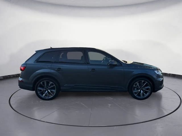 Audi Q7 55 TFSI Hybride Quattro