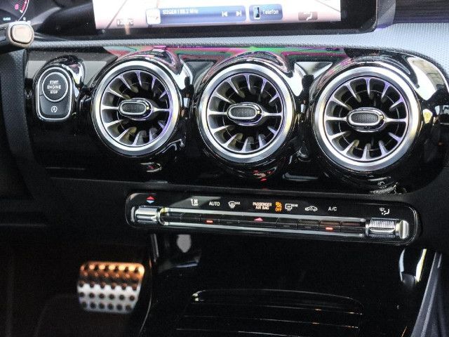 Mercedes-Benz CLA 180 AMG Line Shooting Brake