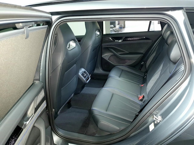 Volkswagen Passat 2.0 TDI DSG R-Line Variant