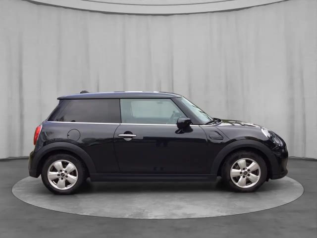 MINI Cooper Automatik 3t. Essential Trim