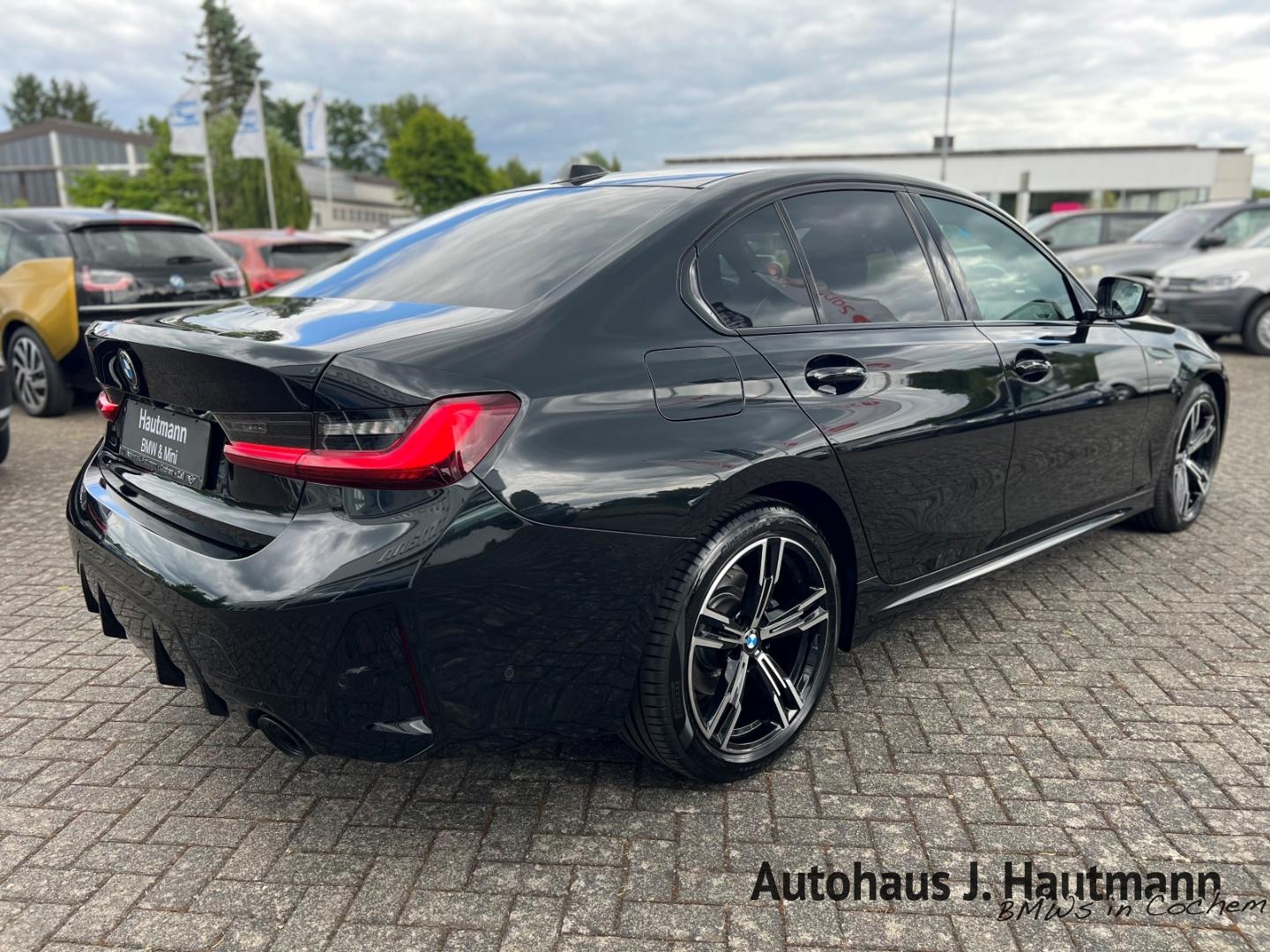 BMW 320 320d M-Sport Sedan xDrive