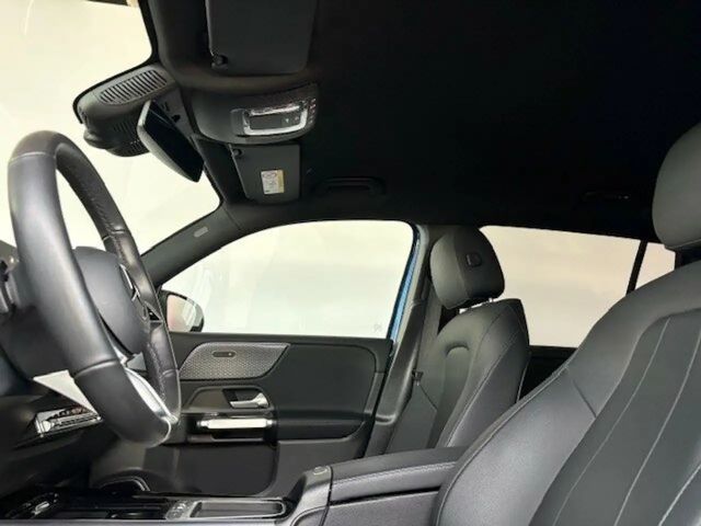 Mercedes-Benz EQB 300 4MATIC Progressive