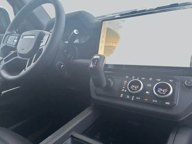 Land Rover Defender 110