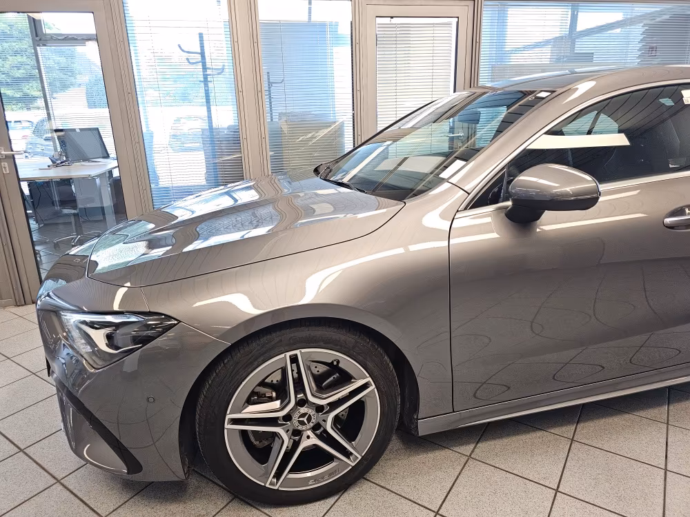 Mercedes-Benz CLA 200 AMG Line