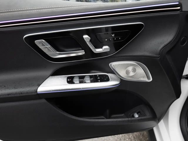 Mercedes-Benz EQE 300 Sedan