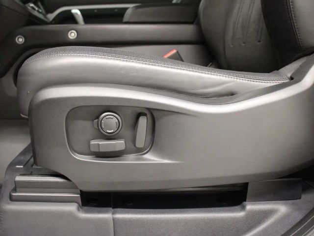 Land Rover Defender 90 Black Pack