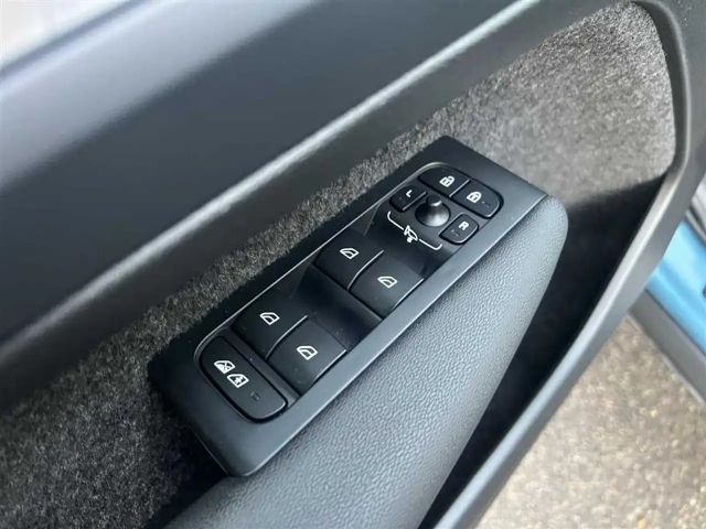 Volvo XC40 Core Recharge