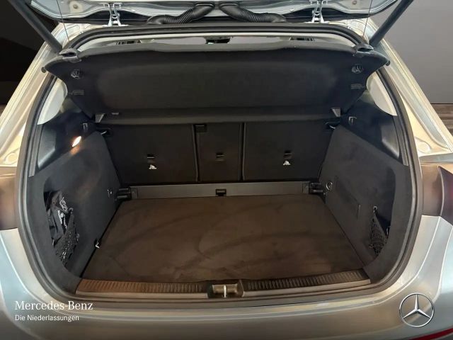 Mercedes-Benz B 200 Progressive Sedan