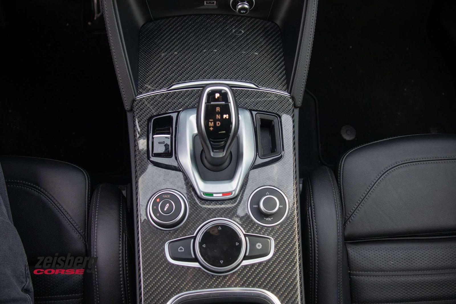 Alfa Romeo Stelvio AT8 Q4 Quadrifoglio Verde