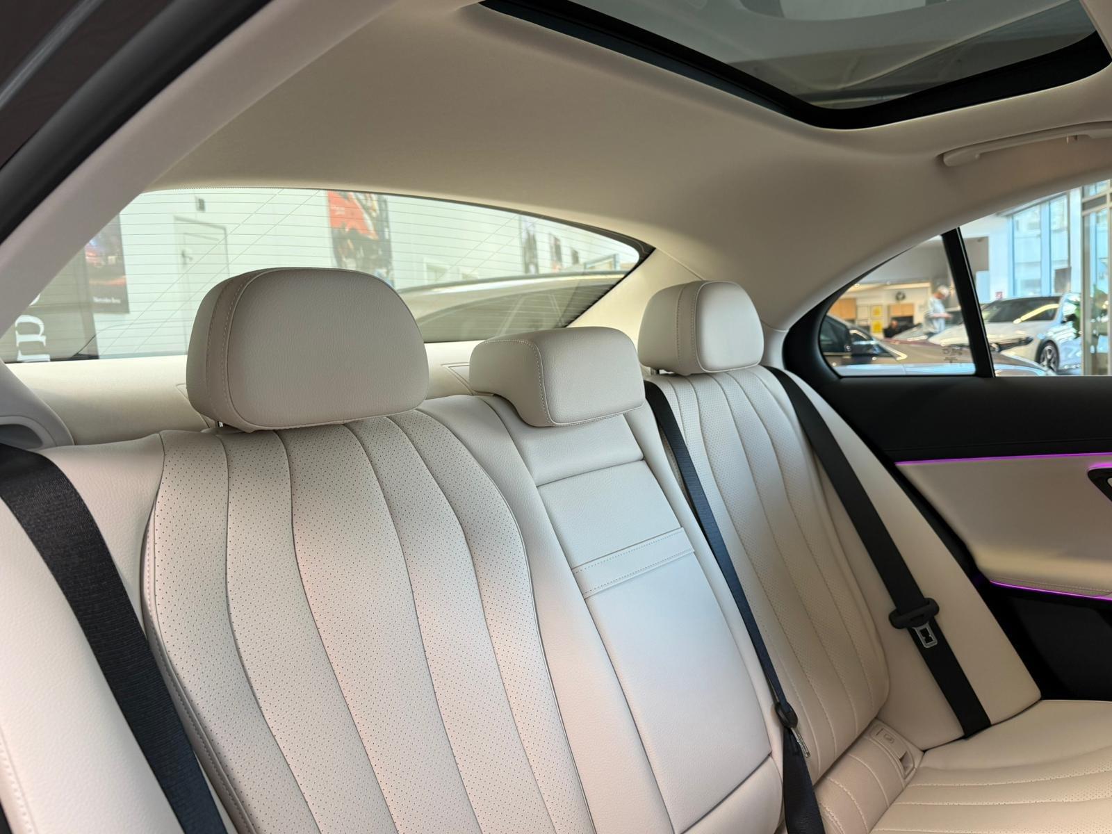 Mercedes-Benz E 200 AVANTGARDE Sedan