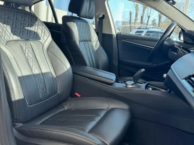 BMW 540 540i Sedan xDrive