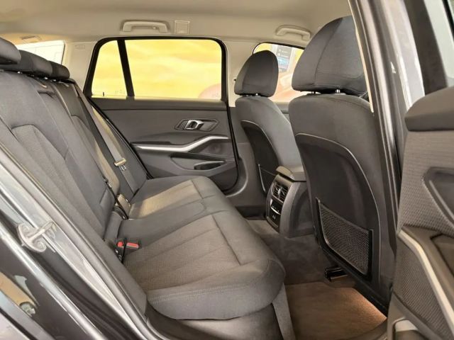 BMW 320 320i Touring