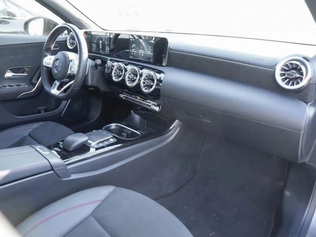 Mercedes-Benz A 250 A 250 e AMG Line