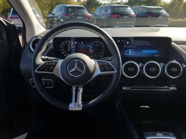 Mercedes-Benz B 200 Progressive Sedan