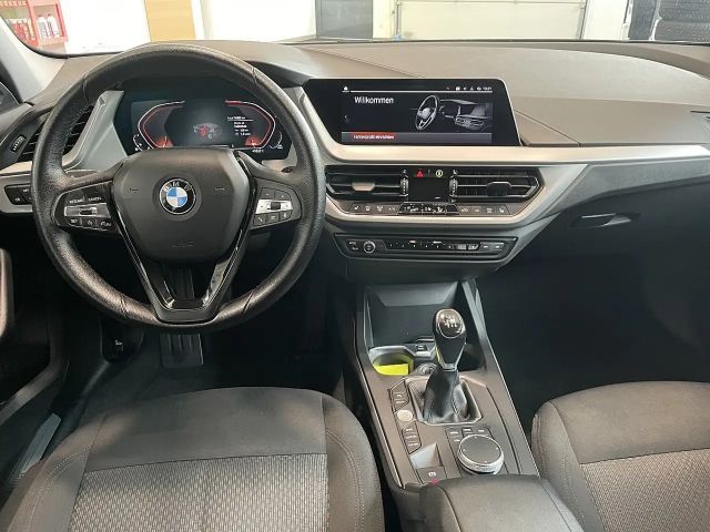 BMW 118 118i Sedan
