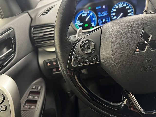 Mitsubishi Eclipse Cross / LED/ PANORAMAD./ ACC/ NAVI/ RÜCKFAHRK./ ANHV./