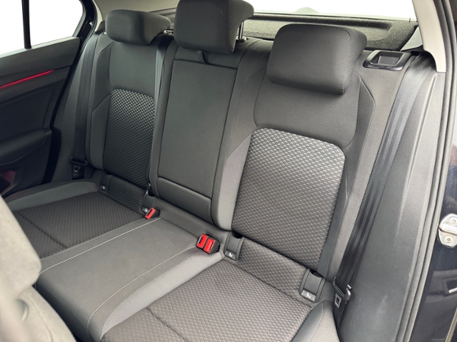 Volkswagen Golf 1.5 eTSI DSG Golf VIII IQ.Drive