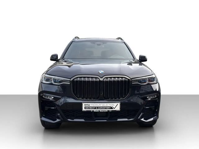 BMW X7 M50i