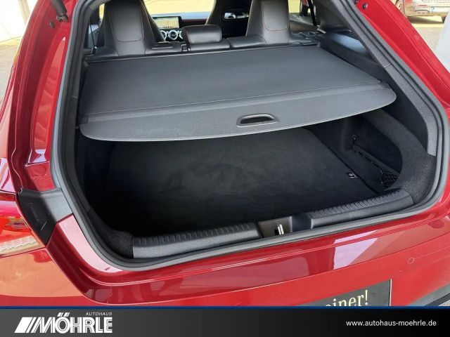 Mercedes-Benz CLA 200 AMG Line Shooting Brake