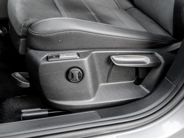 Volkswagen T-Roc 1.5 TSI DSG R-Line