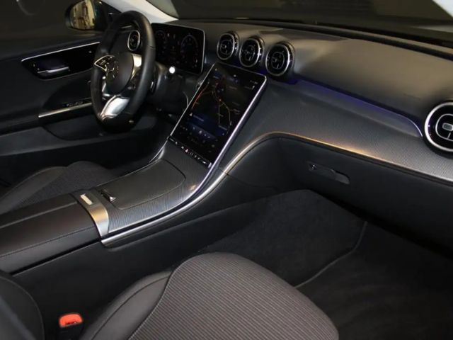 Mercedes-Benz C 180 AVANTGARDE Sedan