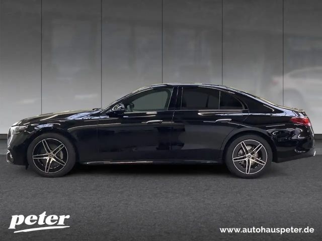 Mercedes-Benz E 200 AMG Line Sedan