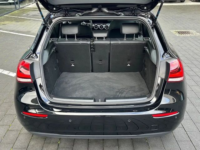 Mercedes-Benz A 180 A 180 d Style