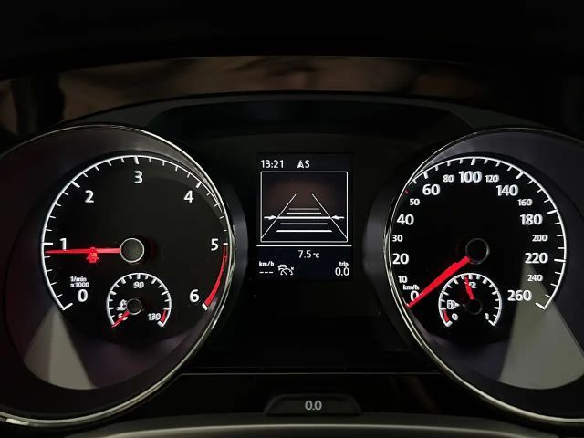 Volkswagen Touran 2,0 TDI *NAVI*ACC*PANO*Sitzheizung*PDC vo/hi*