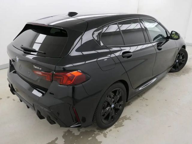BMW 120 120d M-Sport Sedan