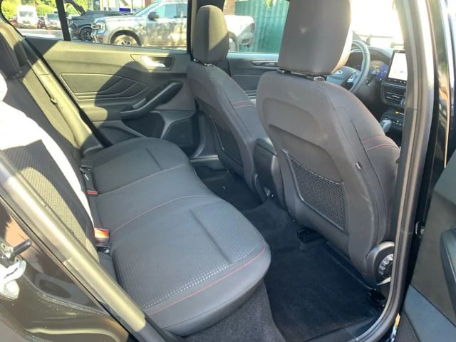 Ford Focus EcoBoost ST Line