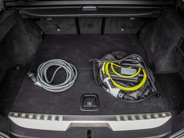 BMW 330 330e M-Sport Touring