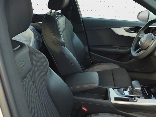 Audi A4 40 TFSI Avant S-Line S-Tronic