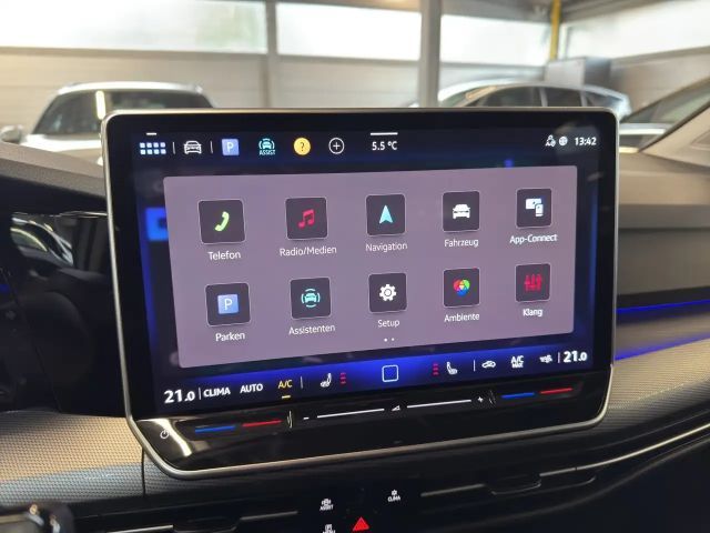 Volkswagen Golf 1.5 eTSI DSG Style Variant