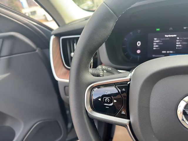 Volvo XC60 AWD Dark Plus