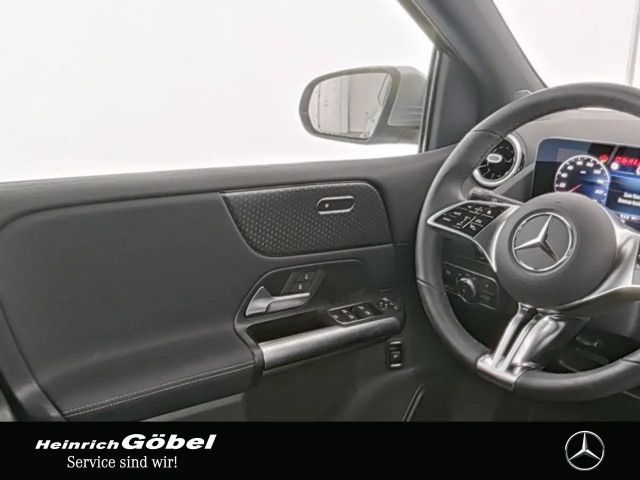 Mercedes-Benz B 200 Progressive Sedan