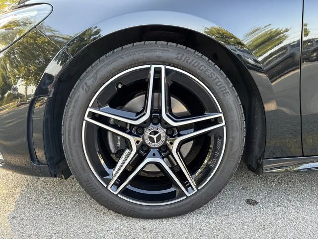 Mercedes-Benz B 180 B 180 d Sedan