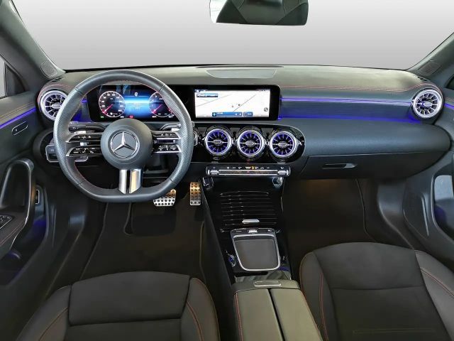 Mercedes-Benz CLA 180 AMG Line Coupé