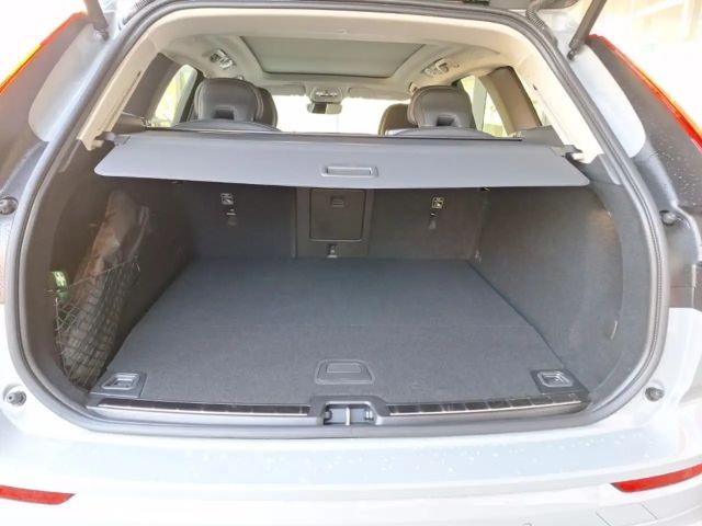 Volvo XC60 AWD Dark Plus T6