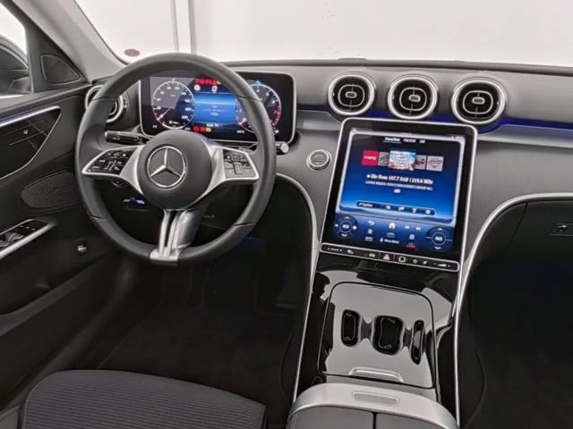Mercedes-Benz C 200 AVANTGARDE Sedan