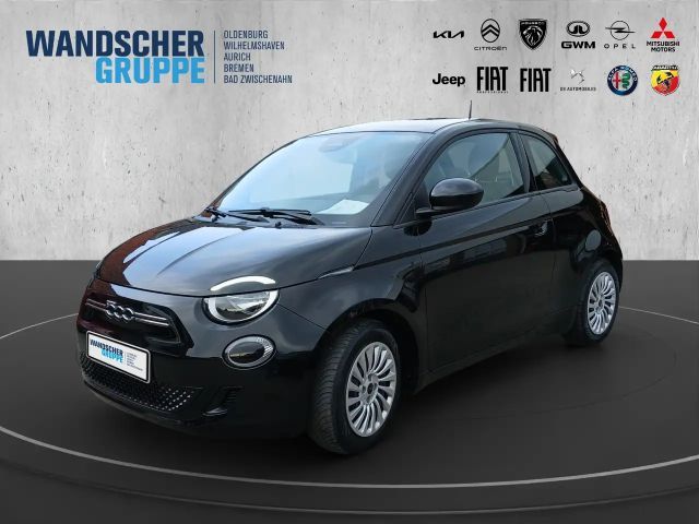 Fiat 500e Action