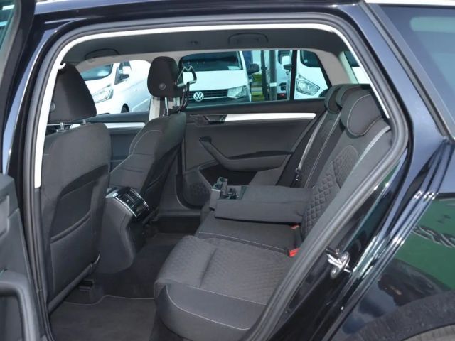 Skoda Superb Superb Kombi 2,0 TDI DSG LED AHV VIRTUAL NAVI 1.Be