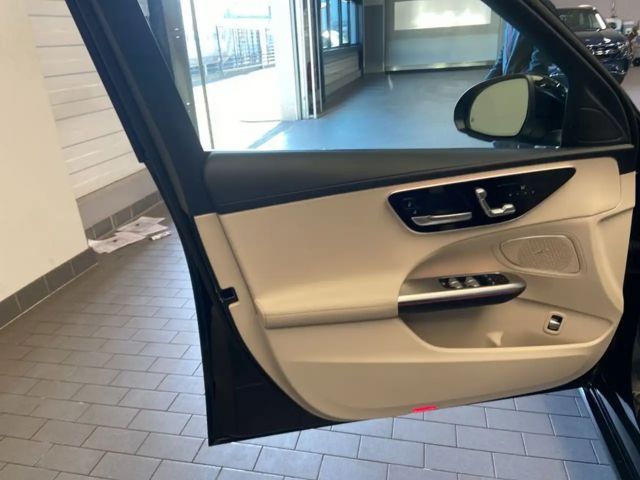 Mercedes-Benz C 200 AVANTGARDE