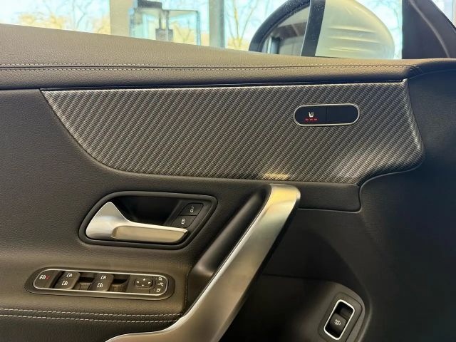 Mercedes-Benz CLA 180 Coupé Progressive