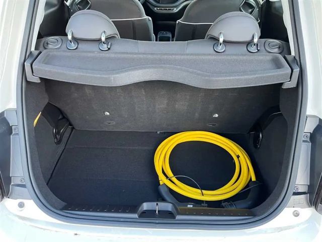 Fiat 500 mit 42 kWh*Klima*Carplay