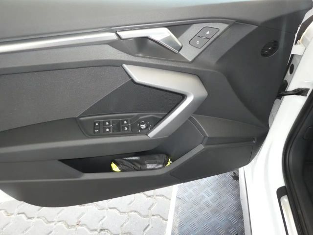 Audi A3 30 TFSI Sedan