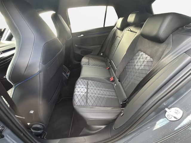 Volkswagen Golf 1.5 eTSI DSG R-Line