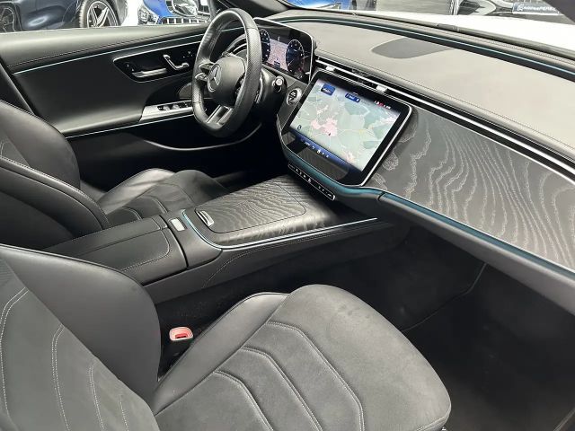 Mercedes-Benz E 200 AMG Line Sedan