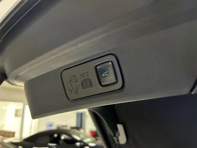 Ford Mustang Mach-E AWD Standard range